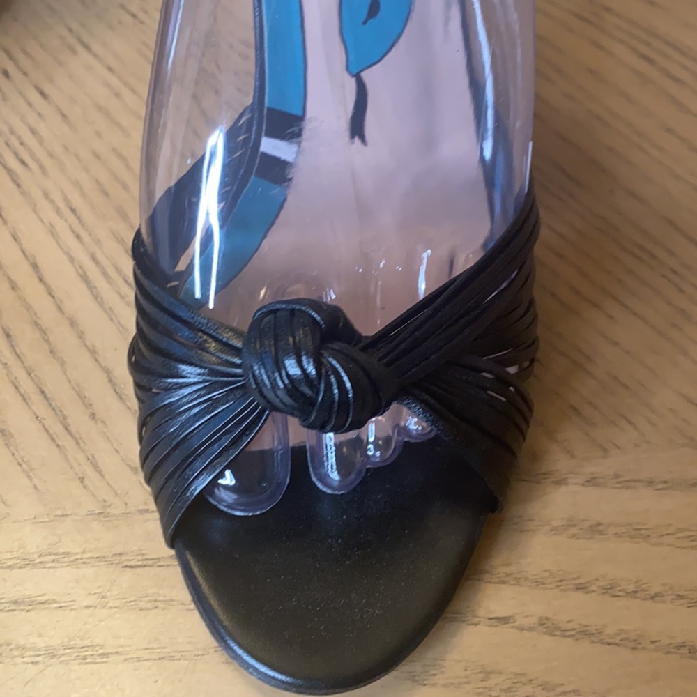 ❤️ Authentic Gucci Heels - Picture 5 of 8